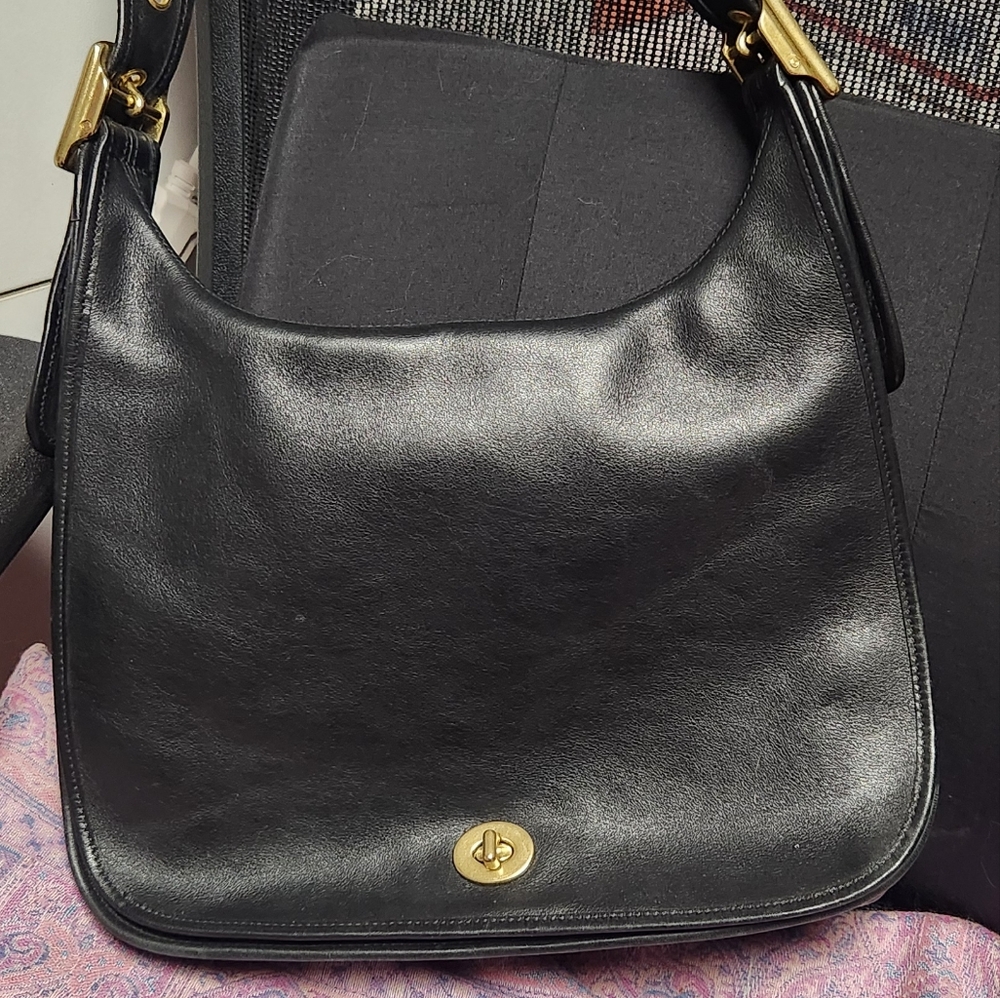 COACH Black Leather Shoulder Bag